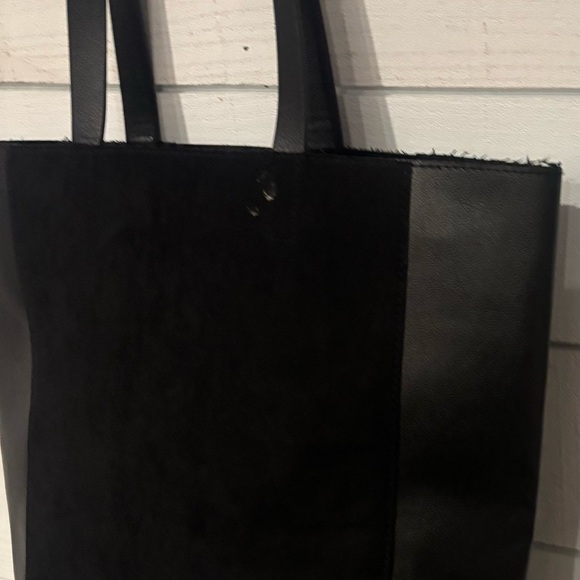 Donna Karan Large Tote Bag
Cashmere Mist Black Designer 14 in×16 in
Never Used ! - Picture 10 of 15